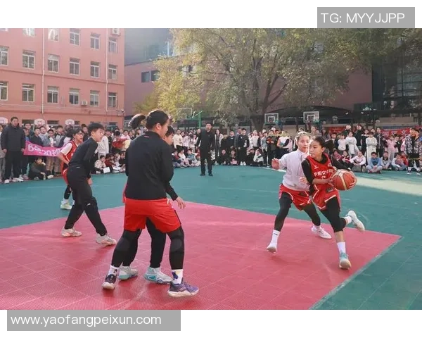 姚明亲临北大校园分享篮球梦想与教育理念引发师生热烈讨论